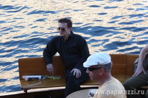 Меньшиков и Татаренков катаются на катере Меньшиков и Татаренков катаются на катере