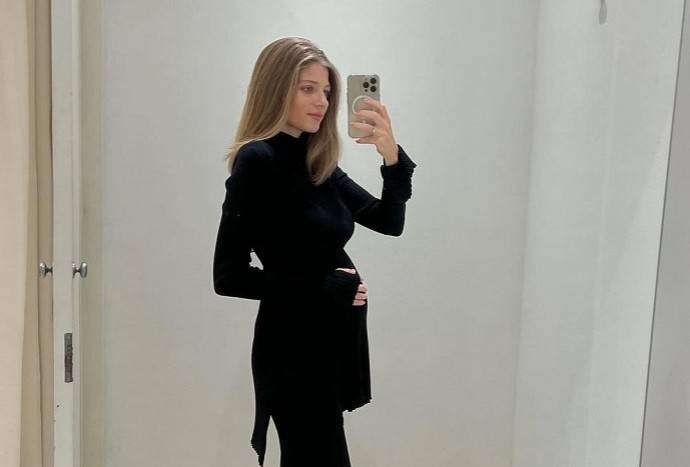 «Все, кто говорят, что это прекрасно, меня бесят»: жена Федука Саша Новикова пожаловалась на тяжелую беременность