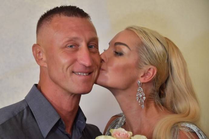 Сергей из «Давай поженимся» подтвердил алкоголизм Анастасии Волочковой и высказался о её интимном шоу для сотрудников полиции Сергей из «Давай поженимся» подтвердил алкоголизм Анастасии Волочковой и высказался о её интимном шоу для сотрудников полиции
