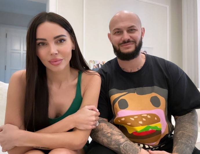 На фоне слухов о разводе, Оксана Самойлова и Джиган обратились к своим поклонникам На фоне слухов о разводе, Оксана Самойлова и Джиган обратились к своим поклонникам