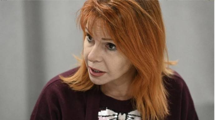 «Крестный прикрывал твою жопу!»: Наталья Штурм обрушила свой гнев на сбежавшую из страны Ксению Собчак «Крестный прикрывал твою жопу!»: Наталья Штурм обрушила свой гнев на сбежавшую из страны Ксению Собчак