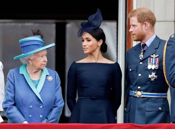 Англичане недовольны тем, что Меган Маркл и принц Гарри попросили Елизавету II о встрече