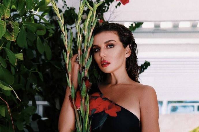 Анна Седокова призналась, что Янис Тимма изводит её ревностью Анна Седокова призналась, что Янис Тимма изводит её ревностью