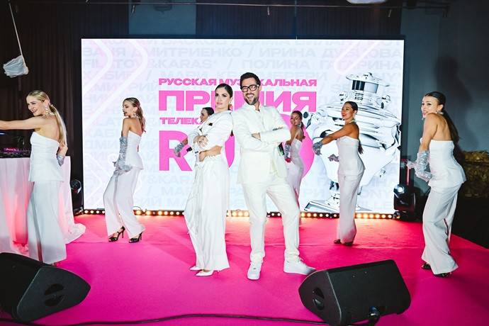 На пре-пати Премии телеканала RU.TV Иван Чуйков и Агата Муцениеце сыграли любовь друг с другом, а Анна Седокова с Николаем Басковым На пре-пати Премии телеканала RU.TV Иван Чуйков и Агата Муцениеце сыграли любовь друг с другом, а Анна Седокова с Николаем Басковым