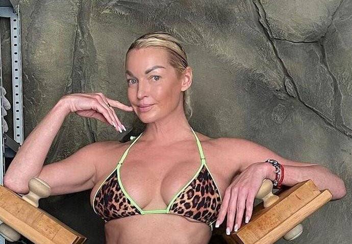«Женская грудь — это красиво»: Анастасия Волочкова призвала женщин оголяться «Женская грудь — это красиво»: Анастасия Волочкова призвала женщин оголяться