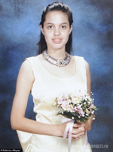 Анджелина Джоли в 14 лет была гадким утенком? Анджелина Джоли в 14 лет была гадким утенком?