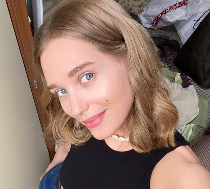 "Съемки летят": Кристина Асмус рассказала, что случилось с её лицом "Съемки летят": Кристина Асмус рассказала, что случилось с её лицом