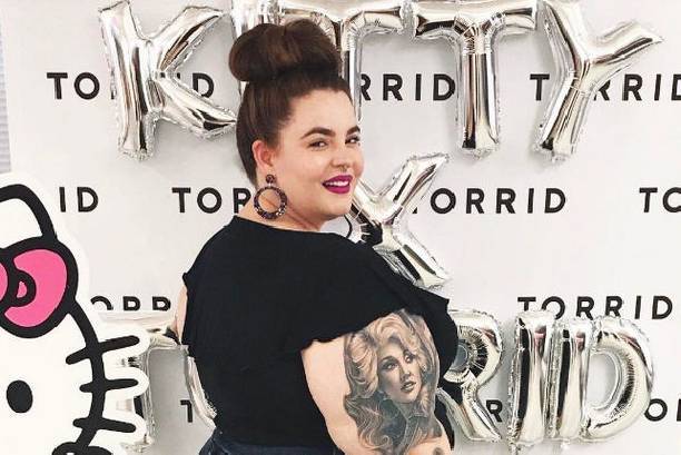 Модель plus-size Тесс Холидей поделилась свадебной фотографией Модель plus-size Тесс Холидей поделилась свадебной фотографией