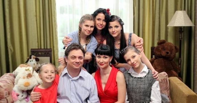 Актрисы из "Папиных дочек" рассказали, почему сериал закрыли Актрисы из "Папиных дочек" рассказали, почему сериал закрыли