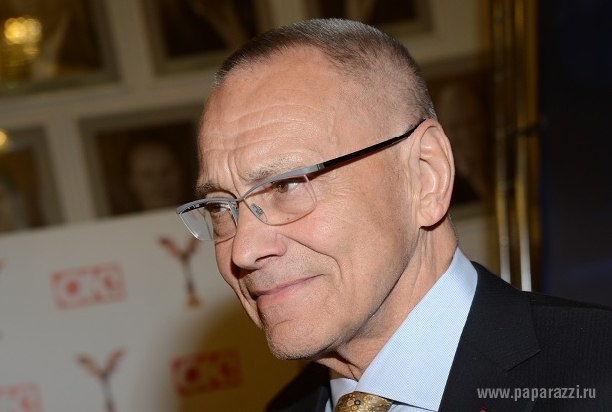 На вручение премии "Ника" Андрей Кончаловский пришел в хорошем настроении из-за новостей о Маше На вручение премии "Ника" Андрей Кончаловский пришел в хорошем настроении из-за новостей о Маше