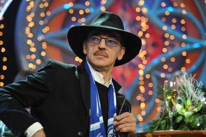 Михаил Боярский рассказал, что привиться от коронавируса его заставили жена и сын Михаил Боярский рассказал, что привиться от коронавируса его заставили жена и сын