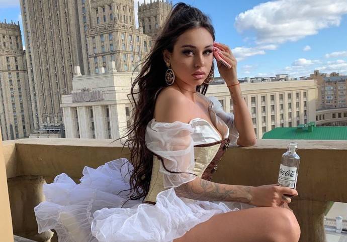 Диана Мелисон приняла участие в пикантной фотосессии Диана Мелисон приняла участие в пикантной фотосессии