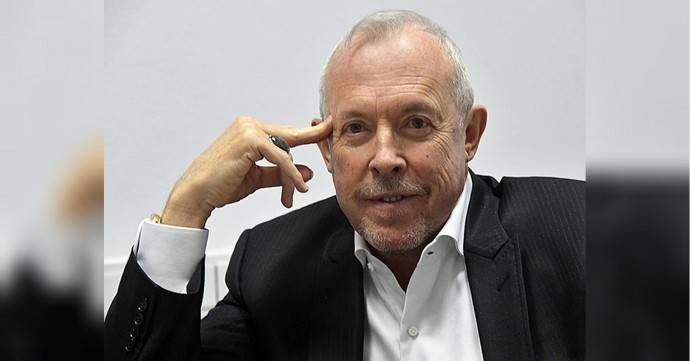 66-летний Андрей Макаревич женился на молодой иностранке 66-летний Андрей Макаревич женился на молодой иностранке
