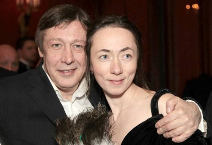"ОН РЫДАЛ И МОЛИЛСЯ": СУПРУГА МИХАИЛА ЕФРЕМОВА ВСПОМНИЛА, КАК ОН ВЕЛ СЕБЯ ПОСЛЕ СМЕРТЕЛЬНОГО ДТП "ОН РЫДАЛ И МОЛИЛСЯ": СУПРУГА МИХАИЛА ЕФРЕМОВА ВСПОМНИЛА, КАК ОН ВЕЛ СЕБЯ ПОСЛЕ СМЕРТЕЛЬНОГО ДТП