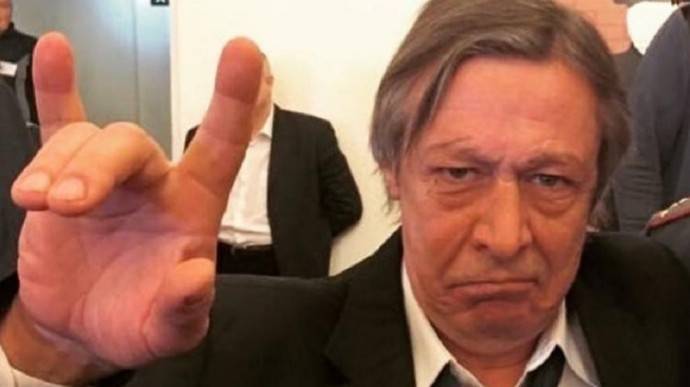 Михаил Ефремов отказался извиниться перед родственниками погибшего Сергея Захарова Михаил Ефремов отказался извиниться перед родственниками погибшего Сергея Захарова