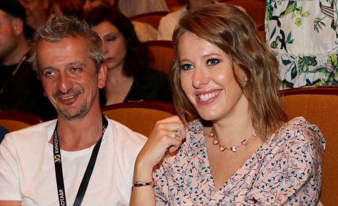 "Они сверлят насквозь": Константин Богомолов назвал Ксению Собчак лучшим журналистом "Они сверлят насквозь": Константин Богомолов назвал Ксению Собчак лучшим журналистом