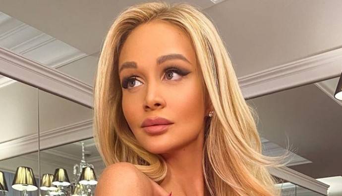 Рейтинг дня: Виктория Лопырёва удачно подобрала платье под фигуру "песочные часы" Рейтинг дня: Виктория Лопырёва удачно подобрала платье под фигуру "песочные часы"