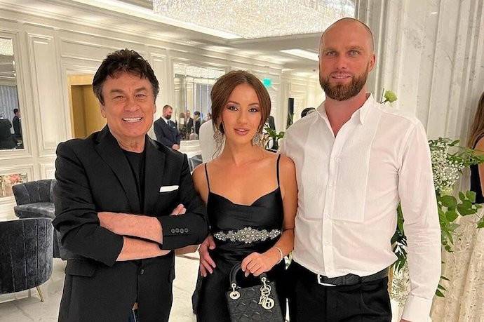 30-летняя дочь Александра Серова Мишель после ссоры с матерью заговорила о конфликтах с мужем 30-летняя дочь Александра Серова Мишель после ссоры с матерью заговорила о конфликтах с мужем