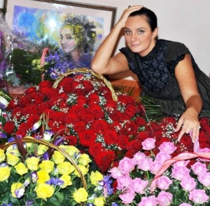 Елена Ваенга и Лолита, Алсу и Кристина Орбакайте: какие цветы предпочитают звезды российского шоу-бизнеса