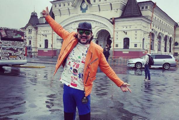 Девушка, заявившая себя дочерью Филиппа Киркорова, страдает в результате нападок Девушка, заявившая себя дочерью Филиппа Киркорова, страдает в результате нападок