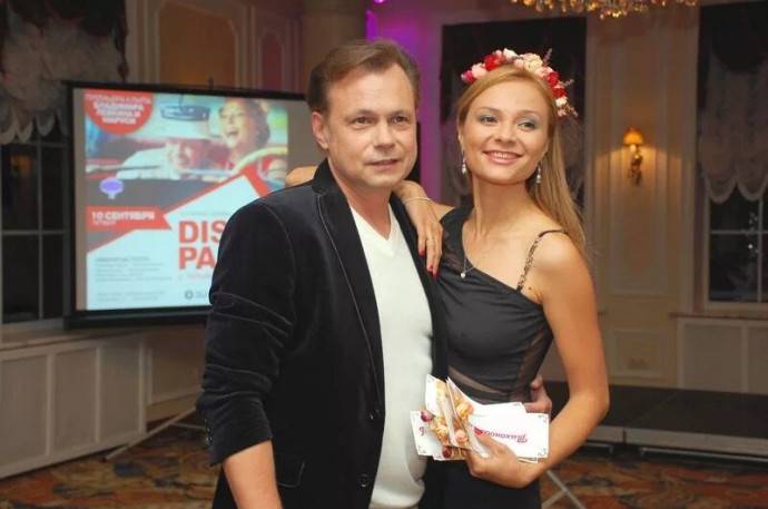 «Муж, а не дедушка»: молодая жена Владимира Лёвкина призналась, что ей непросто жить со стариком