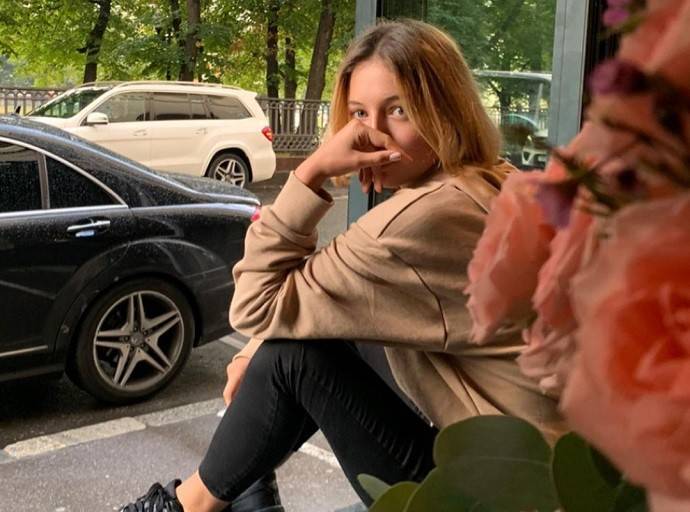 Пышная грудь, худенькое личико и чувственные губы: дочь Анастасии Волочковой Ариадна решила приукрасить себя в инстаграм Пышная грудь, худенькое личико и чувственные губы: дочь Анастасии Волочковой Ариадна решила приукрасить себя в инстаграм
