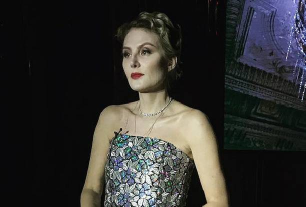 Рената Литвинова опубликовала обнаженное фото Рената Литвинова опубликовала обнаженное фото