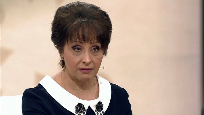 Дело в алкоголе?: Светлана Рожкова призналась, откуда у неё появились цирроз печени и гепатит Дело в алкоголе?: Светлана Рожкова призналась, откуда у неё появились цирроз печени и гепатит