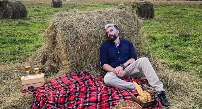 Дмитрий Исхаков одиноко отпраздновал годовщину свадьбы с Полиной Гагариной Дмитрий Исхаков одиноко отпраздновал годовщину свадьбы с Полиной Гагариной