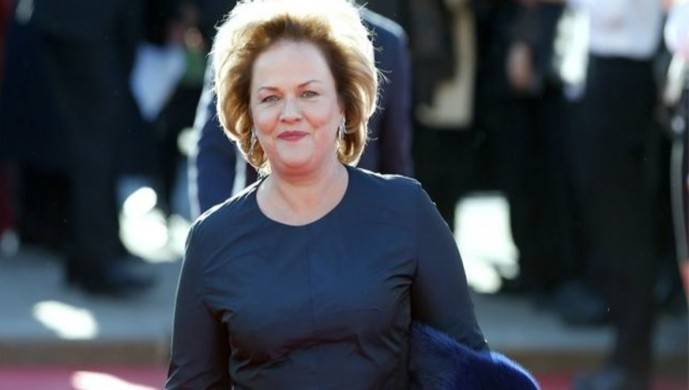 Больная раком Александра Яковлева отправилась играть в боулинг Больная раком Александра Яковлева отправилась играть в боулинг