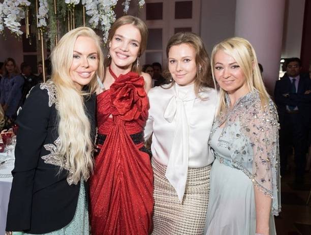 Яна Рудковская и Алиса Лобанова стали почётными гостями на мероприятии Натальи Водяновой