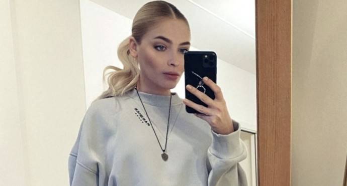 Алёна Шишкова впервые назвала причину экстренного кесарева сечения и рассказала об избавлении от шрама Алёна Шишкова впервые назвала причину экстренного кесарева сечения и рассказала об избавлении от шрама