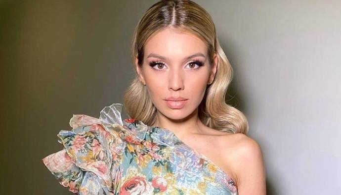 Мария Захарова впервые поведала о том, как написала для Люси Чеботиной трек на английском языке Мария Захарова впервые поведала о том, как написала для Люси Чеботиной трек на английском языке