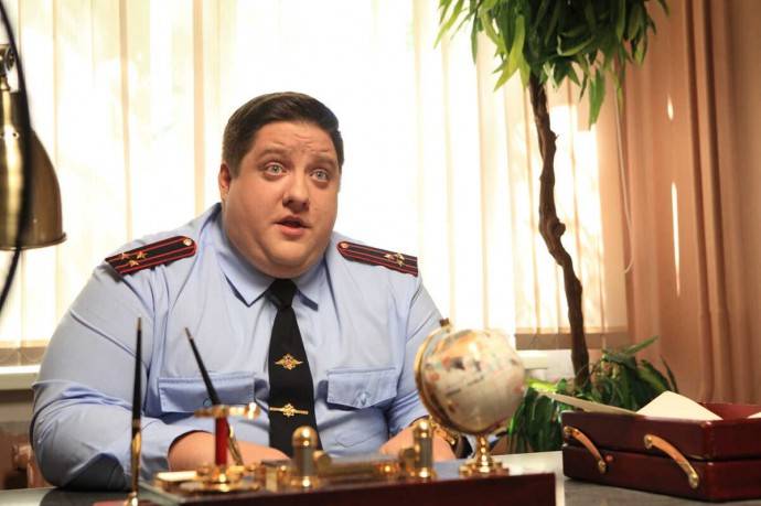 Звезда сериала «Полицейский с Рублёвки» Роман Попов потерял сознание во время съёмок Звезда сериала «Полицейский с Рублёвки» Роман Попов потерял сознание во время съёмок