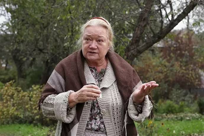 Актриса Людмила Полякова потеряла сознание во время прощания с Борисом Клюевым Актриса Людмила Полякова потеряла сознание во время прощания с Борисом Клюевым