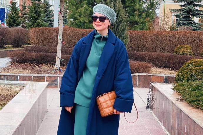 Татьяна Брухунова в "бабушкином" платье гуляет по Сочи
