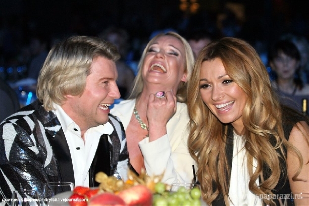 БАСКОВА И ВОЛОЧКОВУ ЗАСТУКАЛИ ВМЕСТЕ НА FASHION PEOPLE AWARDS 2011 БАСКОВА И ВОЛОЧКОВУ ЗАСТУКАЛИ ВМЕСТЕ НА FASHION PEOPLE AWARDS 2011