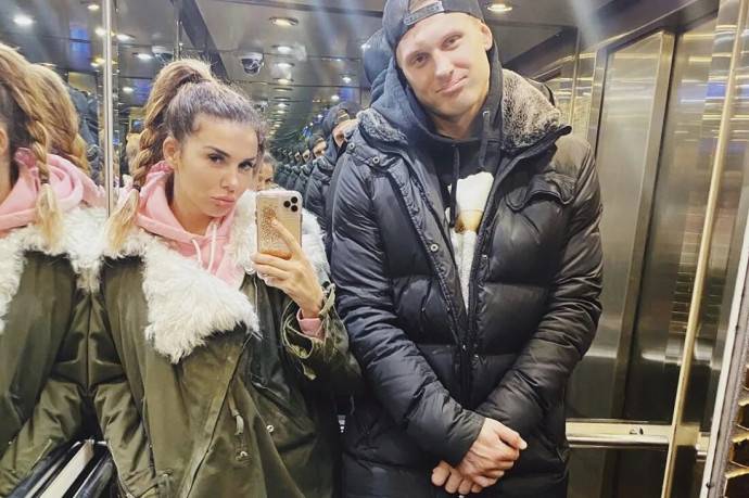 «Никогда не было так плохо»: уставшая тянуть мужа и детей Анна Седокова впала в депрессию «Никогда не было так плохо»: уставшая тянуть мужа и детей Анна Седокова впала в депрессию