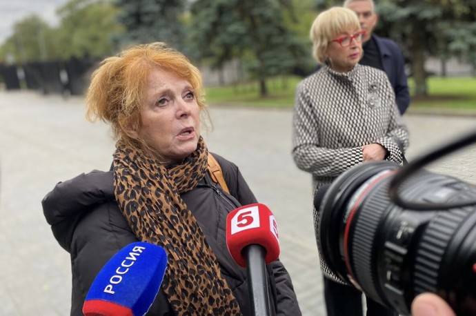 Клара Новикова заявила, что Сергей Горох не давал ей общаться с Борисом Моисеевым