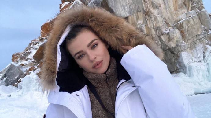 "Взяла немного жира с живота": Лена Темникова ответила на вопрос о пластической хирургии "Взяла немного жира с живота": Лена Темникова ответила на вопрос о пластической хирургии