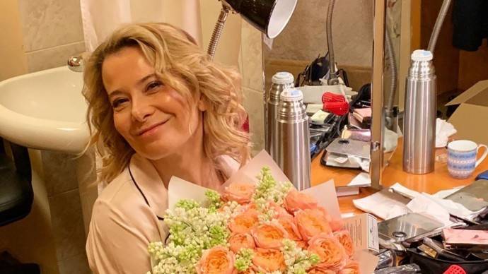"Это иллюзия": Юлия Высоцкая рассказала о своей реальной жизни "Это иллюзия": Юлия Высоцкая рассказала о своей реальной жизни
