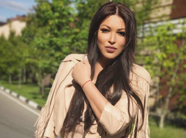 Ирина Дубцова вышла в свет с новым молодым человеком
Ирина Дубцова вышла в свет с новым молодым человеком