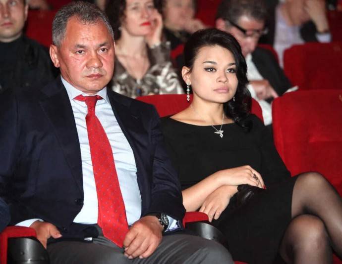 Дочь Сергея Шойгу выходит замуж за блогера