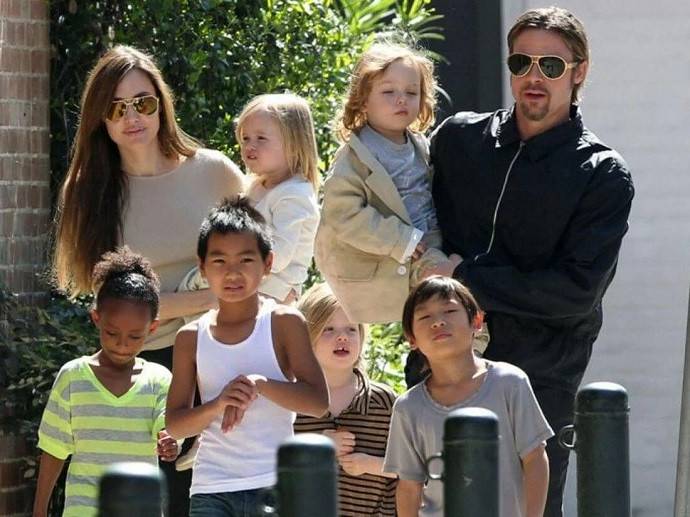 Уставшие от судебных разбирательств дети Анджелины Джоли и Брэда Питта приняли решение о своем месте жительства