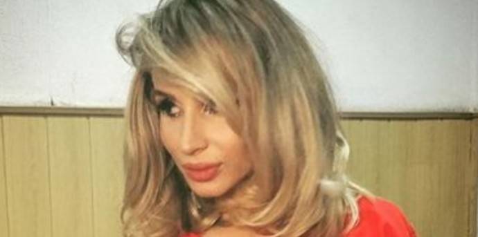 Рейтинг дня: Светлана Лобода в чёрном костюме прогулялась около Храма Христа Спасителя Рейтинг дня: Светлана Лобода в чёрном костюме прогулялась около Храма Христа Спасителя