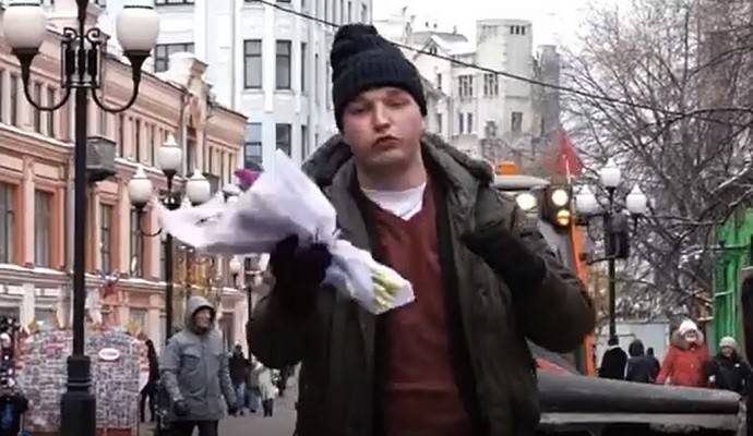 Первоапрельские шуточки пранкера Эдварда Била закончились жуткой аварией в центре Москвы