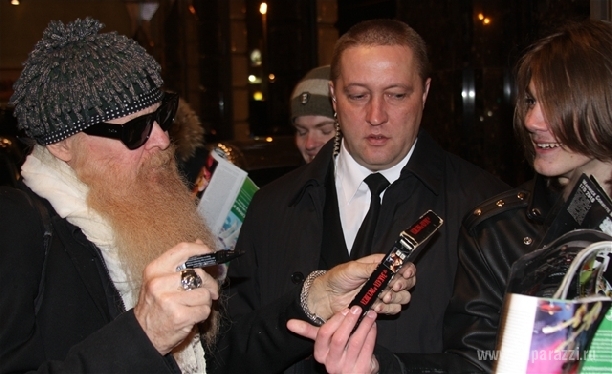 В МОСКВУ ПРИЕХАЛИ ЛЕГЕНДАРНЫЕ "ZZ TOP" В МОСКВУ ПРИЕХАЛИ ЛЕГЕНДАРНЫЕ "ZZ TOP"