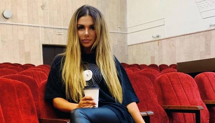 Губы Анны Седоковой раздулись до состояния шин для машин Губы Анны Седоковой раздулись до состояния шин для машин