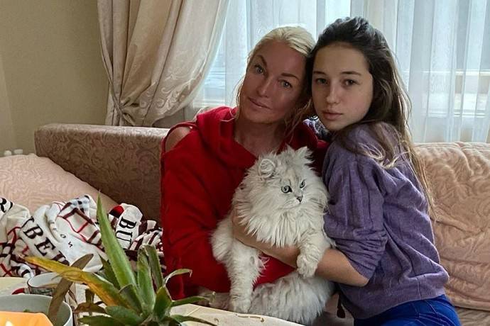 Дочь Анастасии Волочковой снова сменила школу