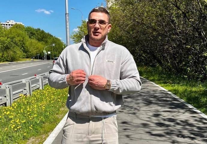 "Мы расстались": Курбан Омаров оправдался за видео с голыми девушками
"Мы расстались": Курбан Омаров оправдался за видео с голыми девушками
